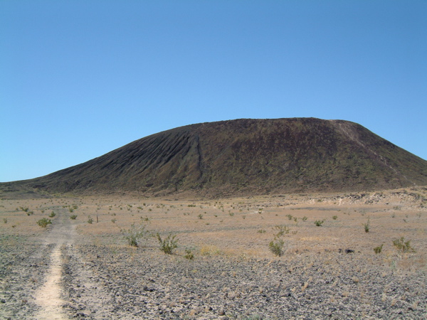 Amboy Crater, closer